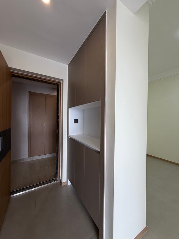 RIVERSIDE DRIVE READY ONE BEDROOM PLUS A STUDYROOM FOR SALE