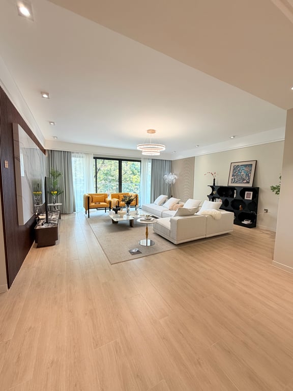 KILIMANI FIVE BEDROOM APARTMENT PLUS A DSQ FOR SALE