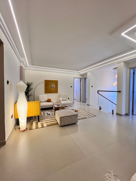 KILIMANI LUXURIOUS SIX BEDROOM APARTMENT FOR SALE