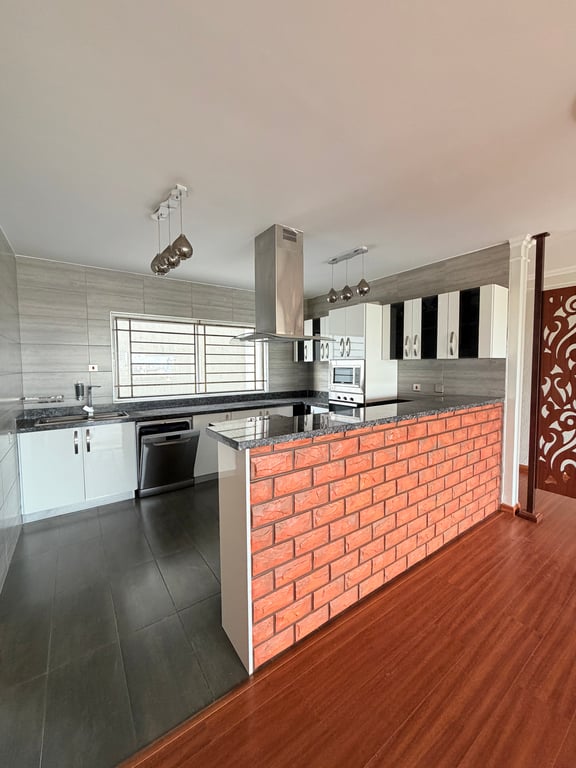 EXECUTIVE THREE BEDROOM APARTMENT PLUS A DSQ FOR SALE IN KILELESHWA