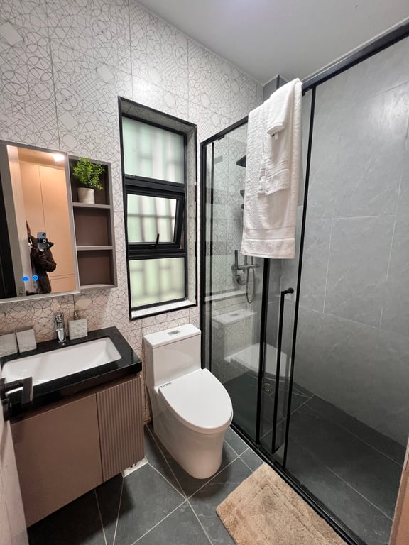 OAK WEST RESIDECY TWO BEDROOM FOR SALE