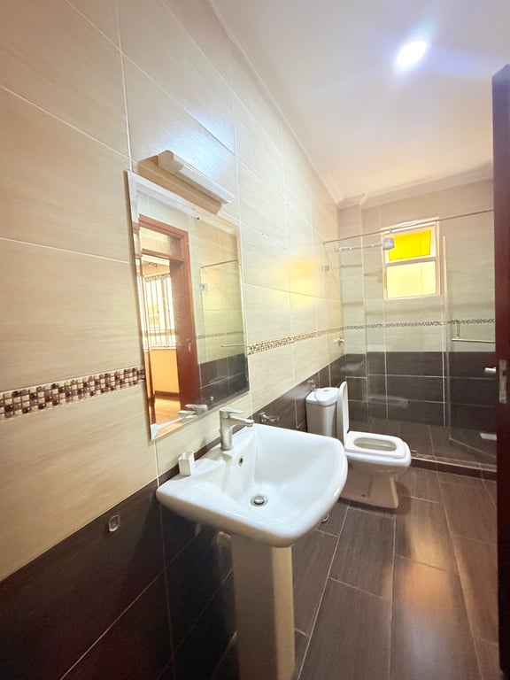 RIVERSIDE THREE BEDROOM APARTMENT PLUS DSQ FOR RENT