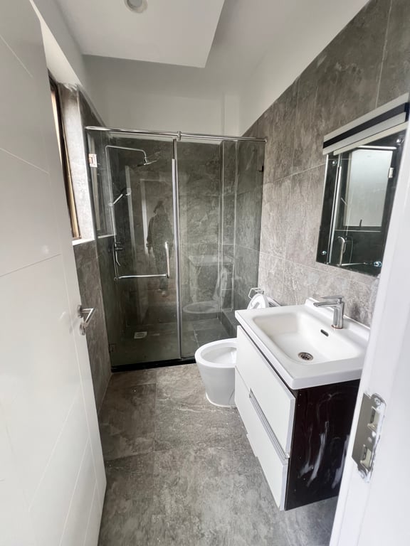 LAVINGTON READY FOUR BEDROOM FOR SALE