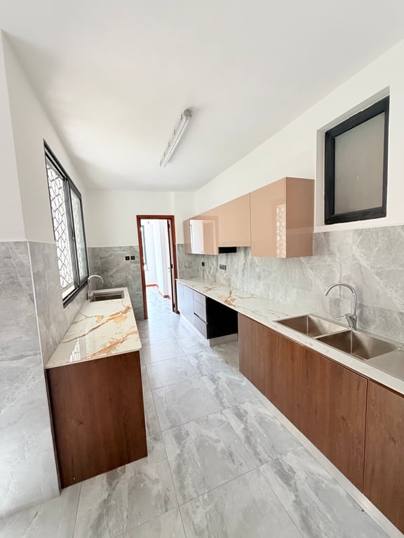 Executive three bedroom apartment to let off Riverside drive