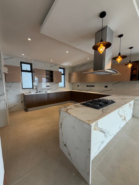 Executive three bedroom apartment to let off Riverside drive