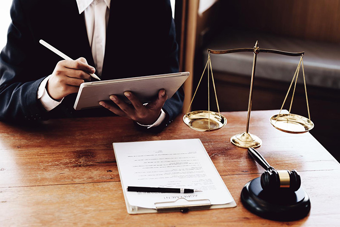 How Do You Find a Contract Review Attorney Near Me and Get Your Agreement Reviewed Fast?