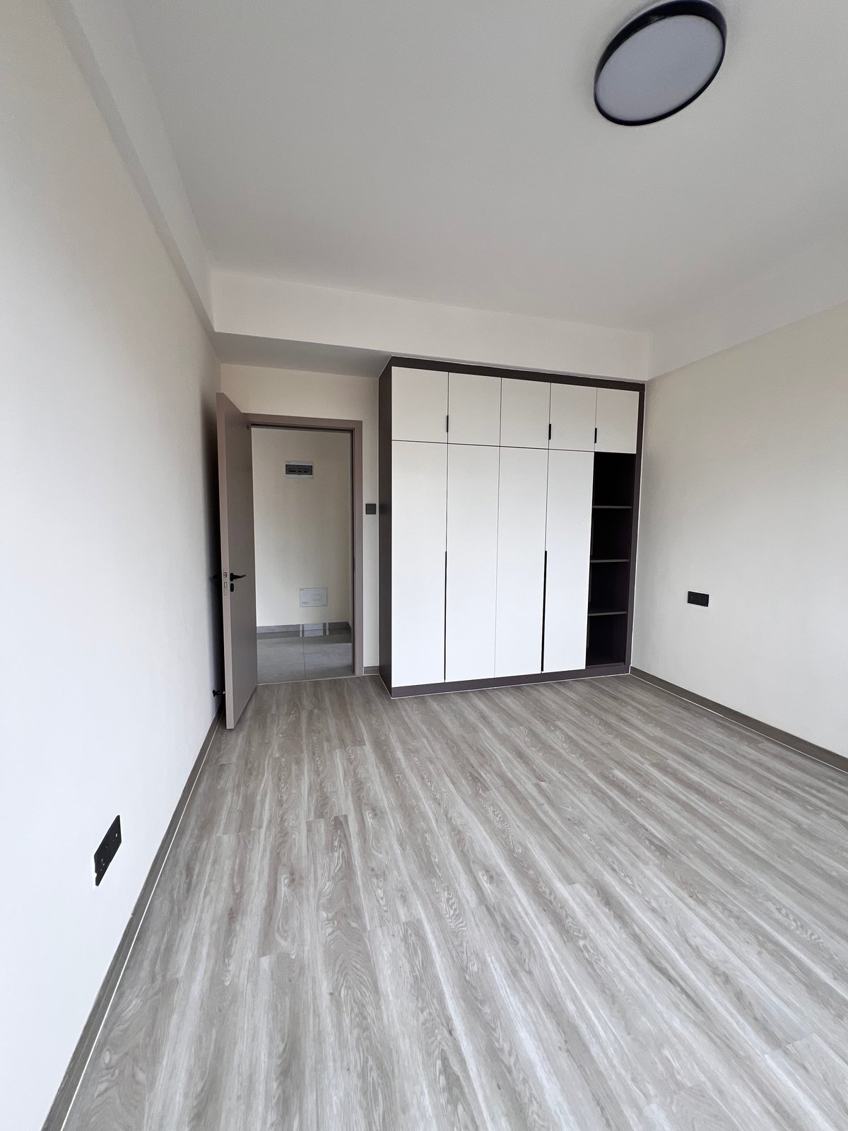 KILIMANI READY TWO BEDROOM APARTMENT FOR SALE