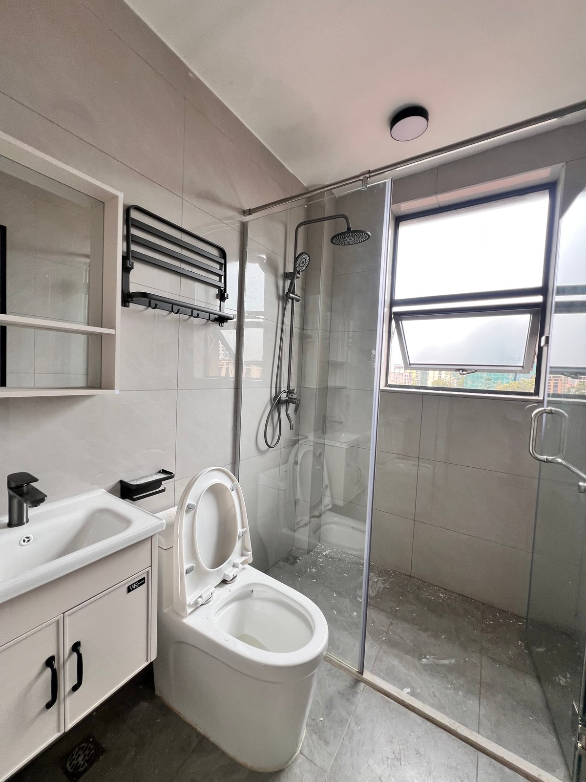 KILIMANI READY TWO BEDROOM APARTMENT FOR SALE