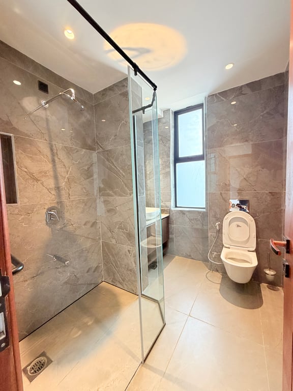 Executive three bedroom apartment to let off Riverside drive
