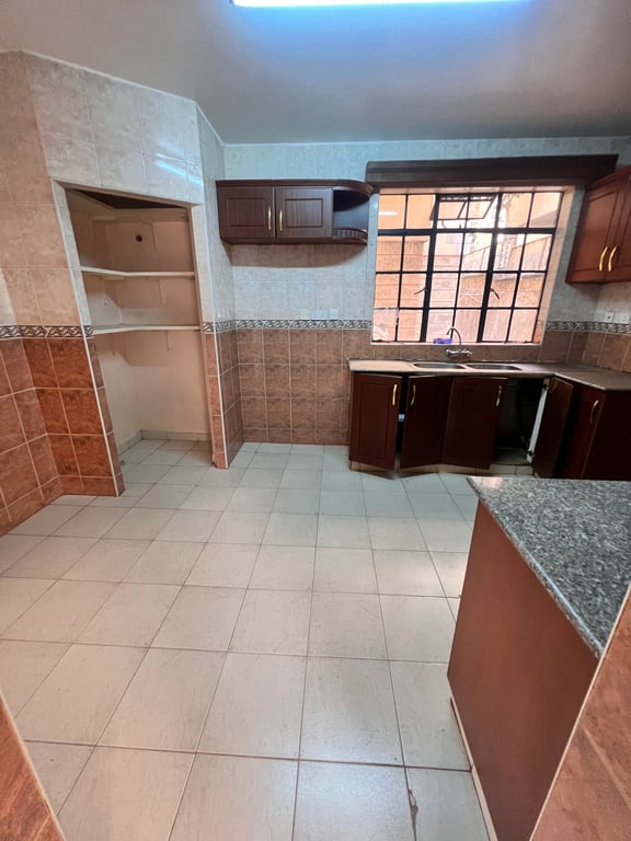 KILIMANI THREE BEDROOM PLUS A DSQ FOR RENT