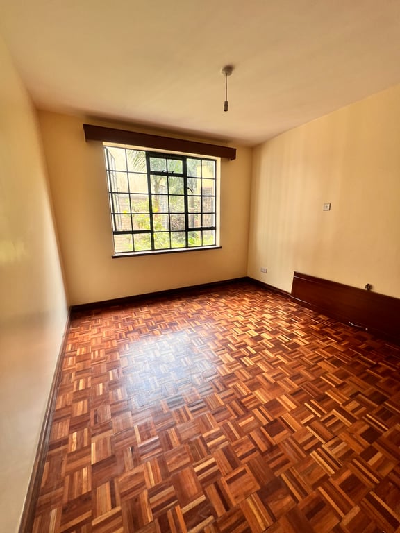 Lavington three bedroom plus dsq to let