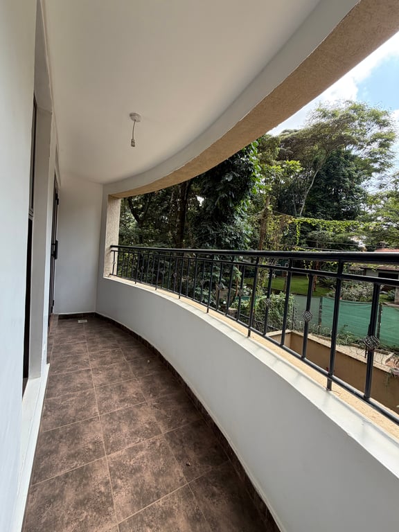 Two bedroom apartment to let off Riverside Drive