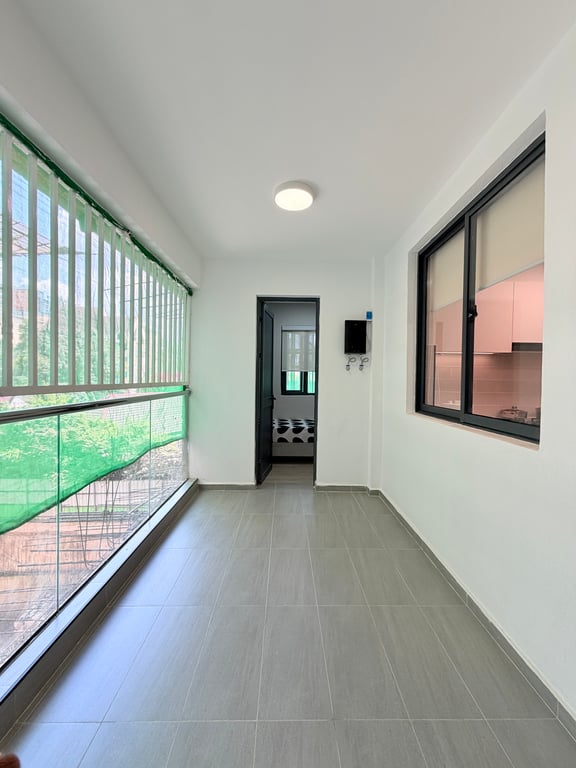 KILIMANI FIVE BEDROOM APARTMENT PLUS A DSQ FOR SALE