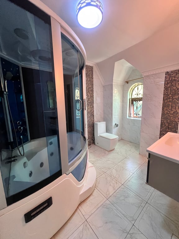 Five bedroom town house to let in lavington
