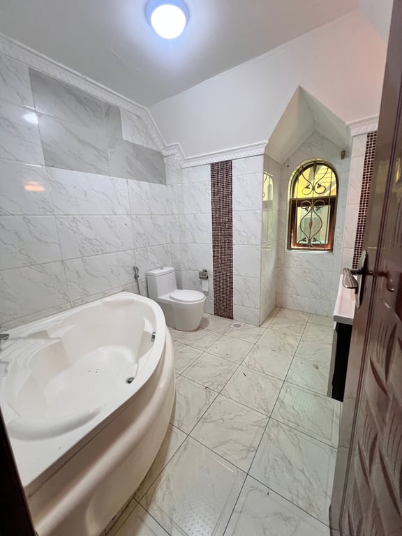 Five bedroom town house to let in lavington