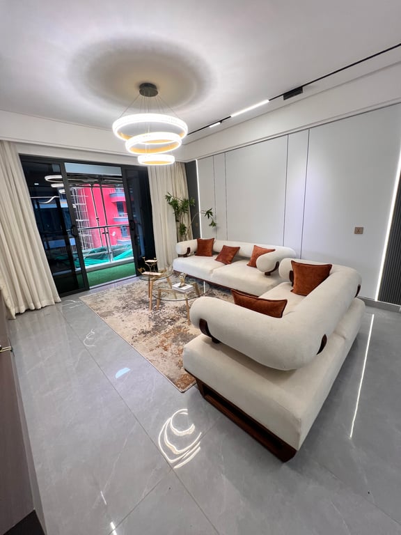 LUXURIOUS THREE BEDROOM APARTMENT PLUS STUDY FOR SALE