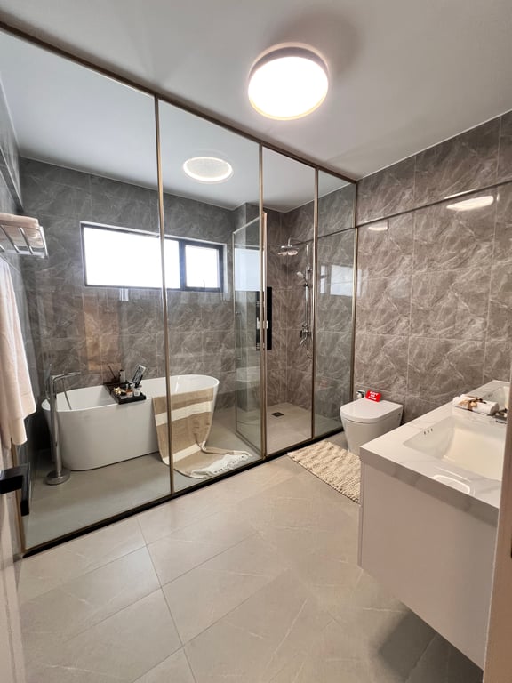 KILIMANI LUXURIOUS SIX BEDROOM APARTMENT FOR SALE