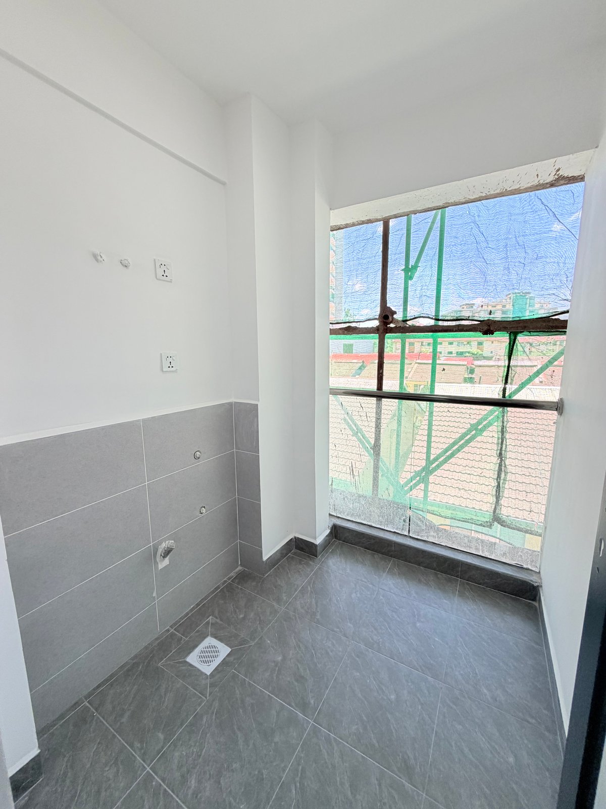 KILIMANI TWO BEDROOM APARTMENT PLUS STUDY ROOM FOR SALE