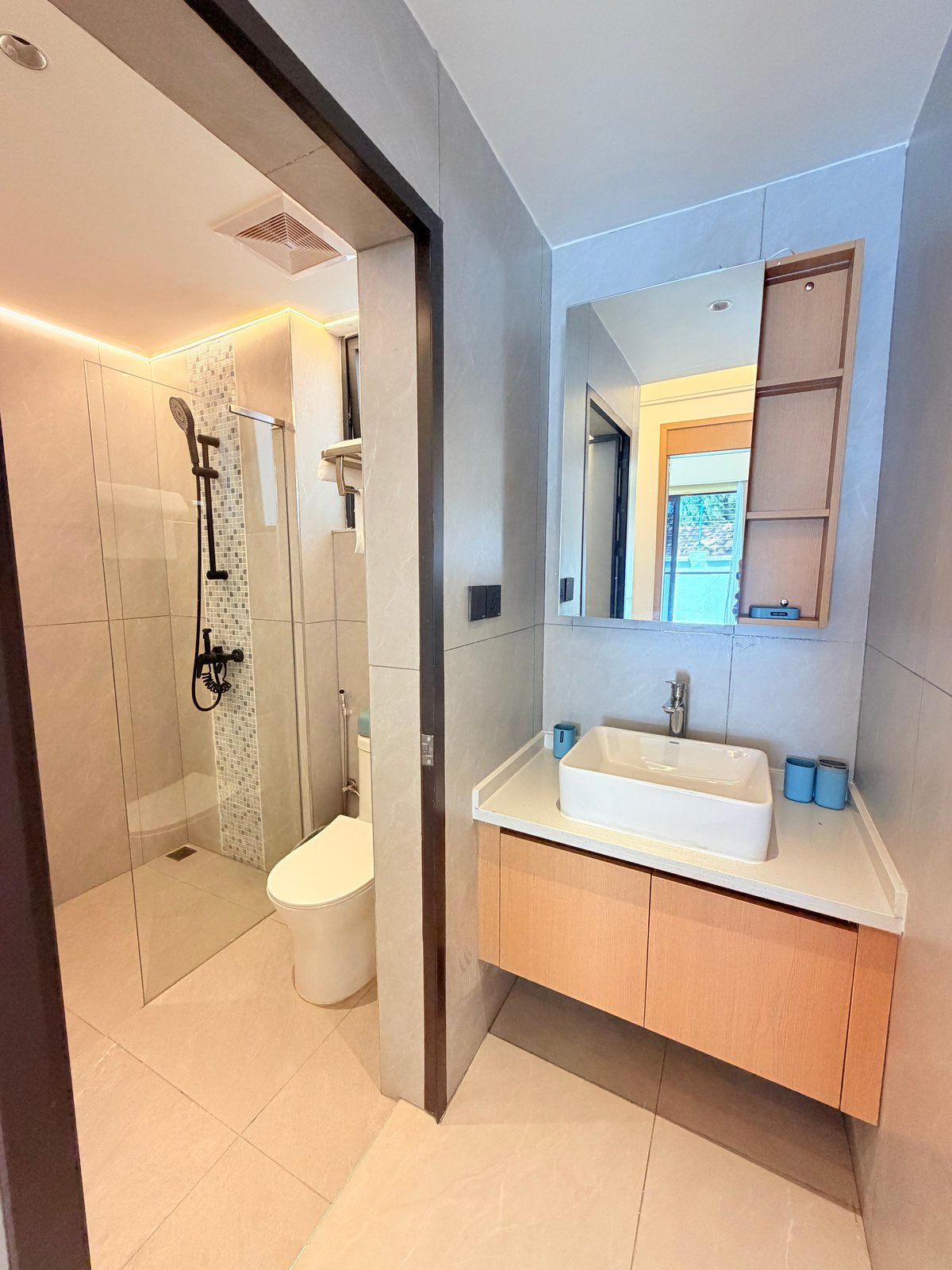 OFF NGONG ROAD TWO BEDROOM APARTMENT FOR SALE