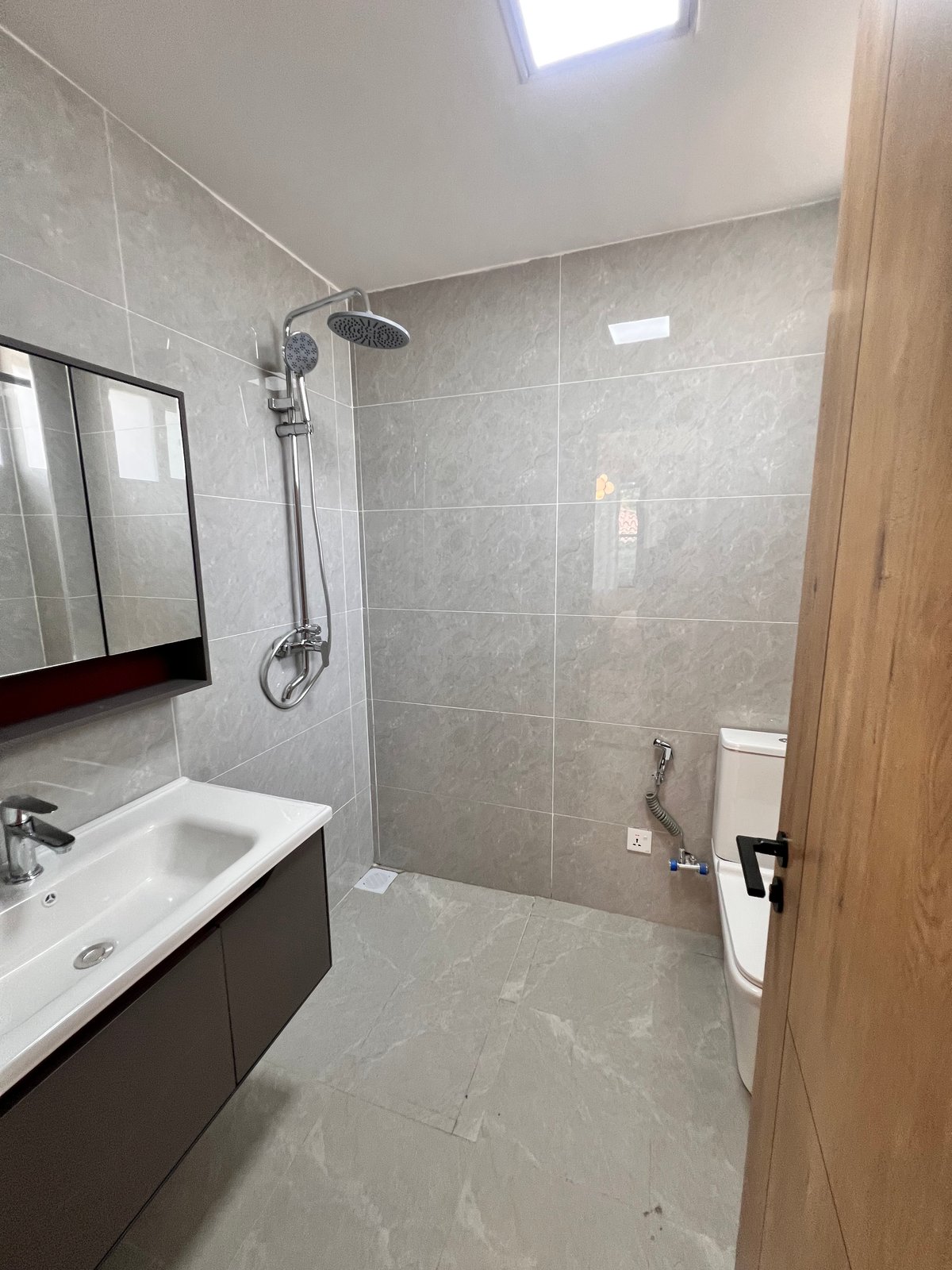 LAVINGTON TWO BEDROOM APARTMENT FOR SALE