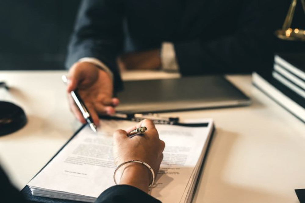 Pro Se Litigants in Easement Disputes: Filing Right-of-Way Challenges