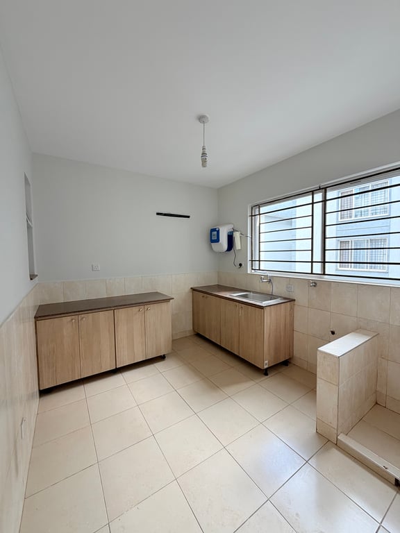 EXECUTIVE THREE BEDROOM APARTMENT PLUS A DSQ FOR SALE IN KILELESHWA
