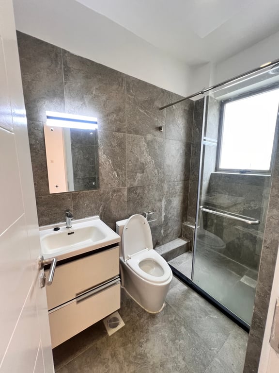 LAVINGTON READY FOUR BEDROOM FOR SALE