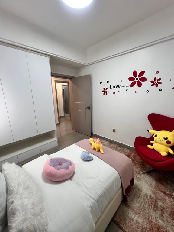 LUXURIOUS THREE BEDROOM APARTMENT PLUS STUDY FOR SALE