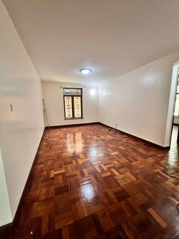 Five bedroom town house to let in lavington