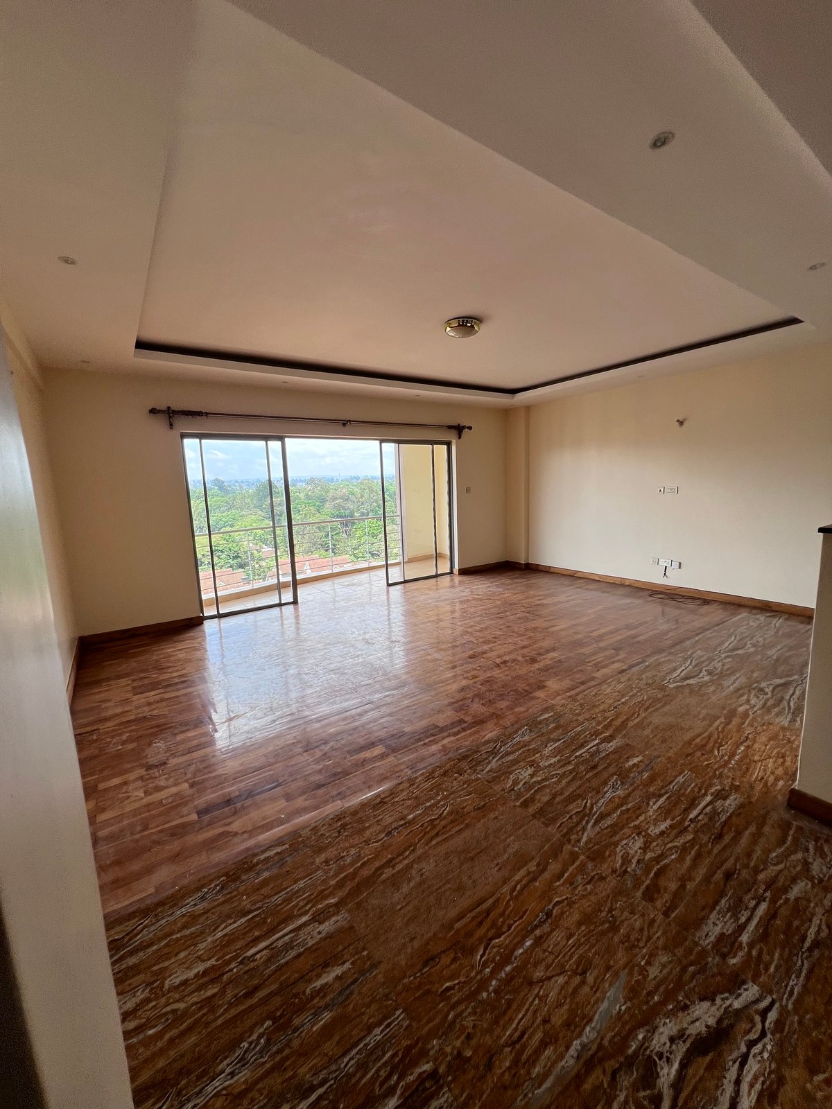 READY THREE BEDROOM APARTMENT PLUS A DSQ FOR SALE