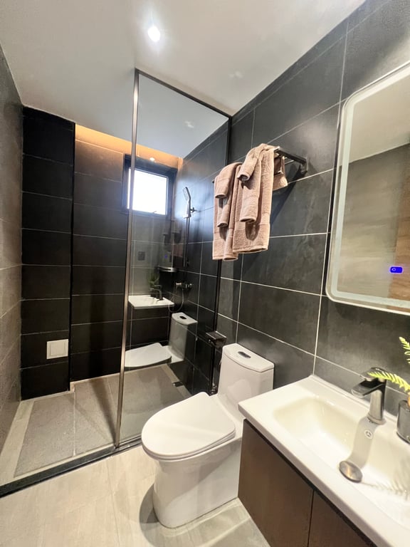 KILIMANI LUXURIOUS FIVE BEDROOM APARTMENT FOR SALE