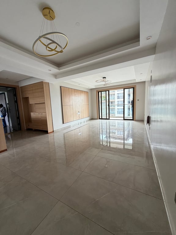 Executive three bedroom apartment to let off Riverside Drive