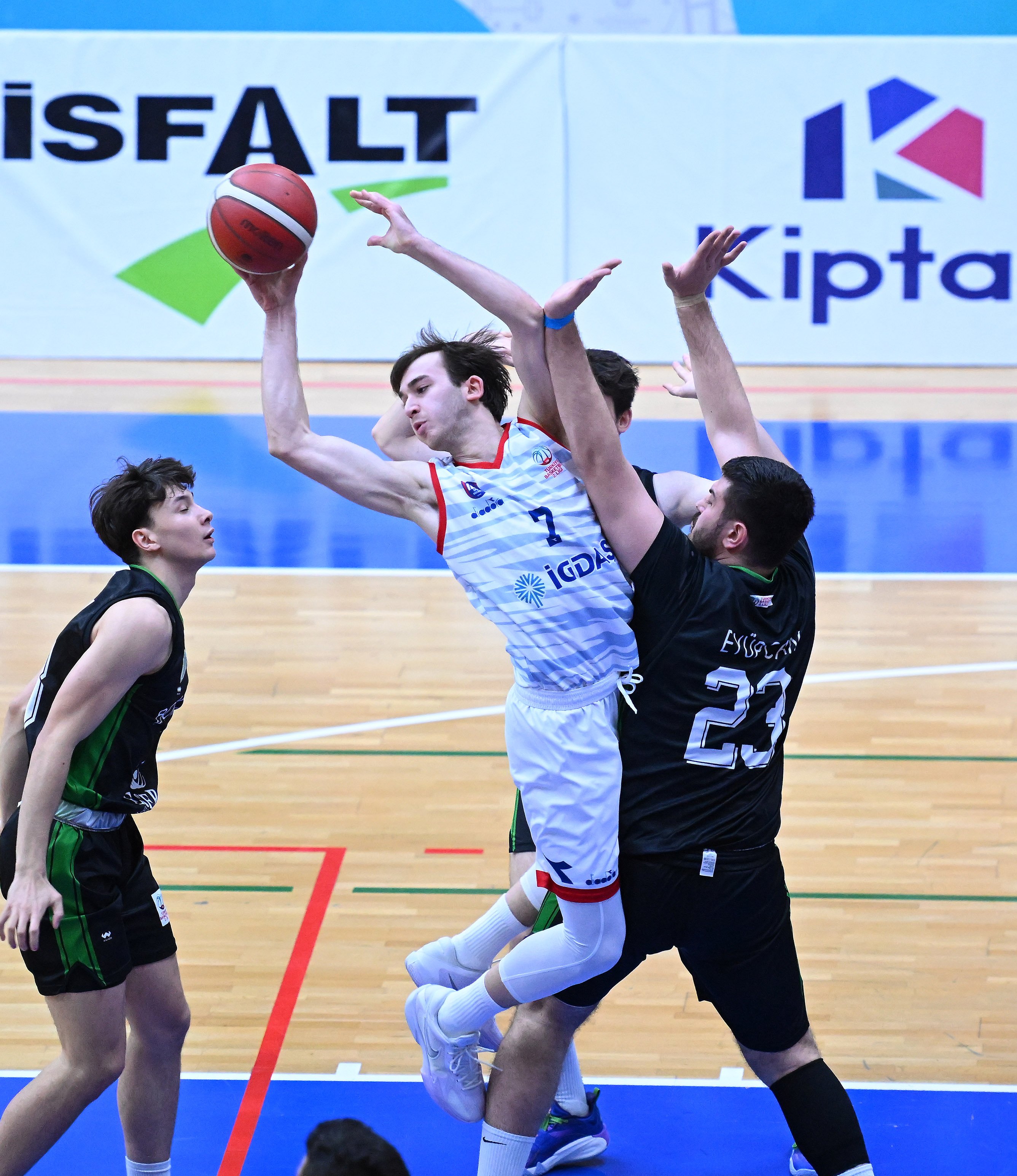 Basketbol | İBB Spor Kulübü - Bornova Belediyesi: 64-61!