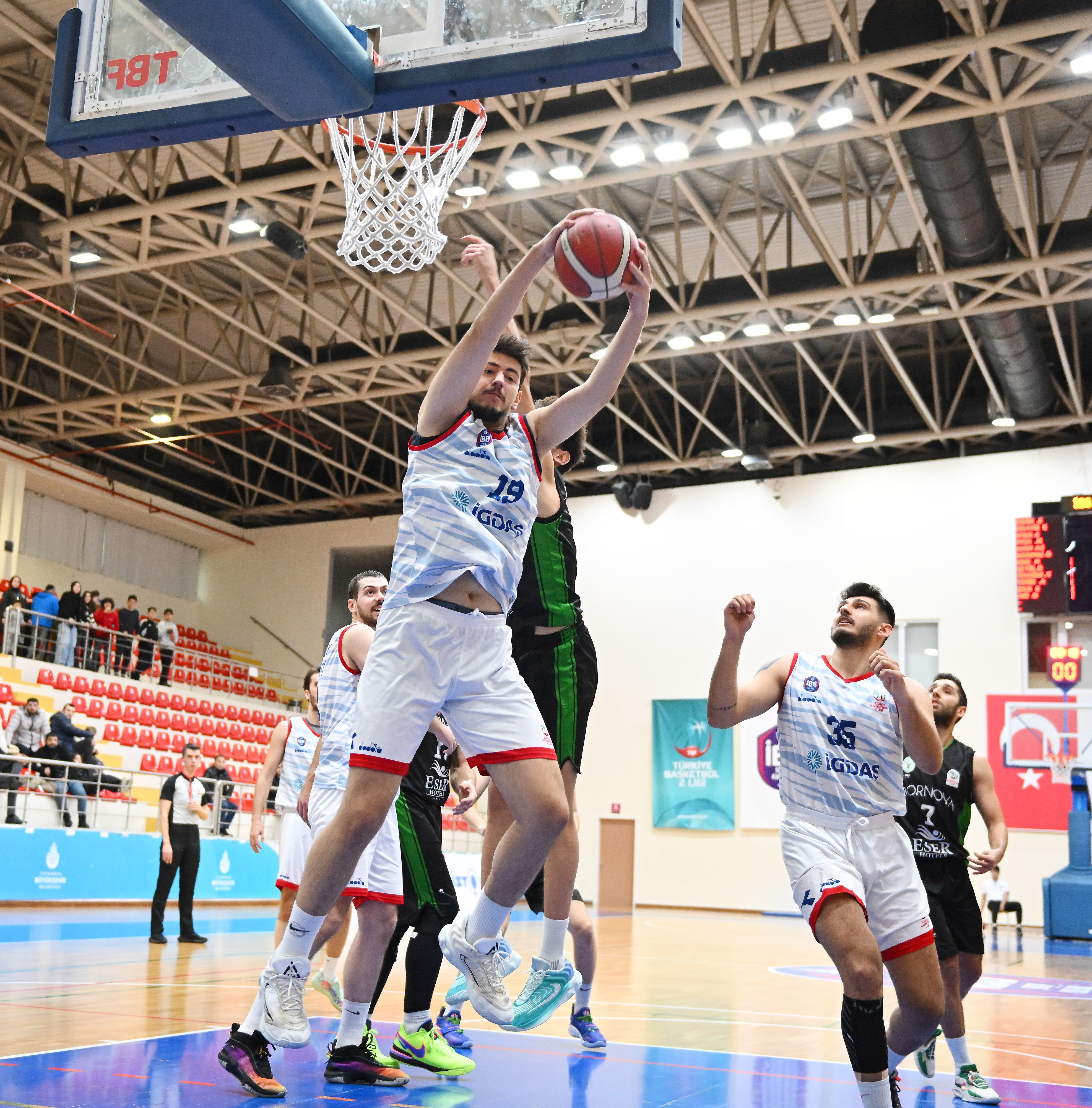 Basketbol | İBB Spor Kulübü - Bornova Belediyesi: 64-61!