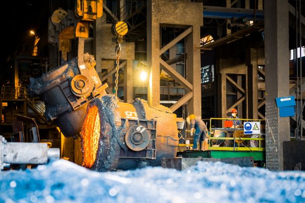 manufacturing steel from molten steel blast furnace (freepik)