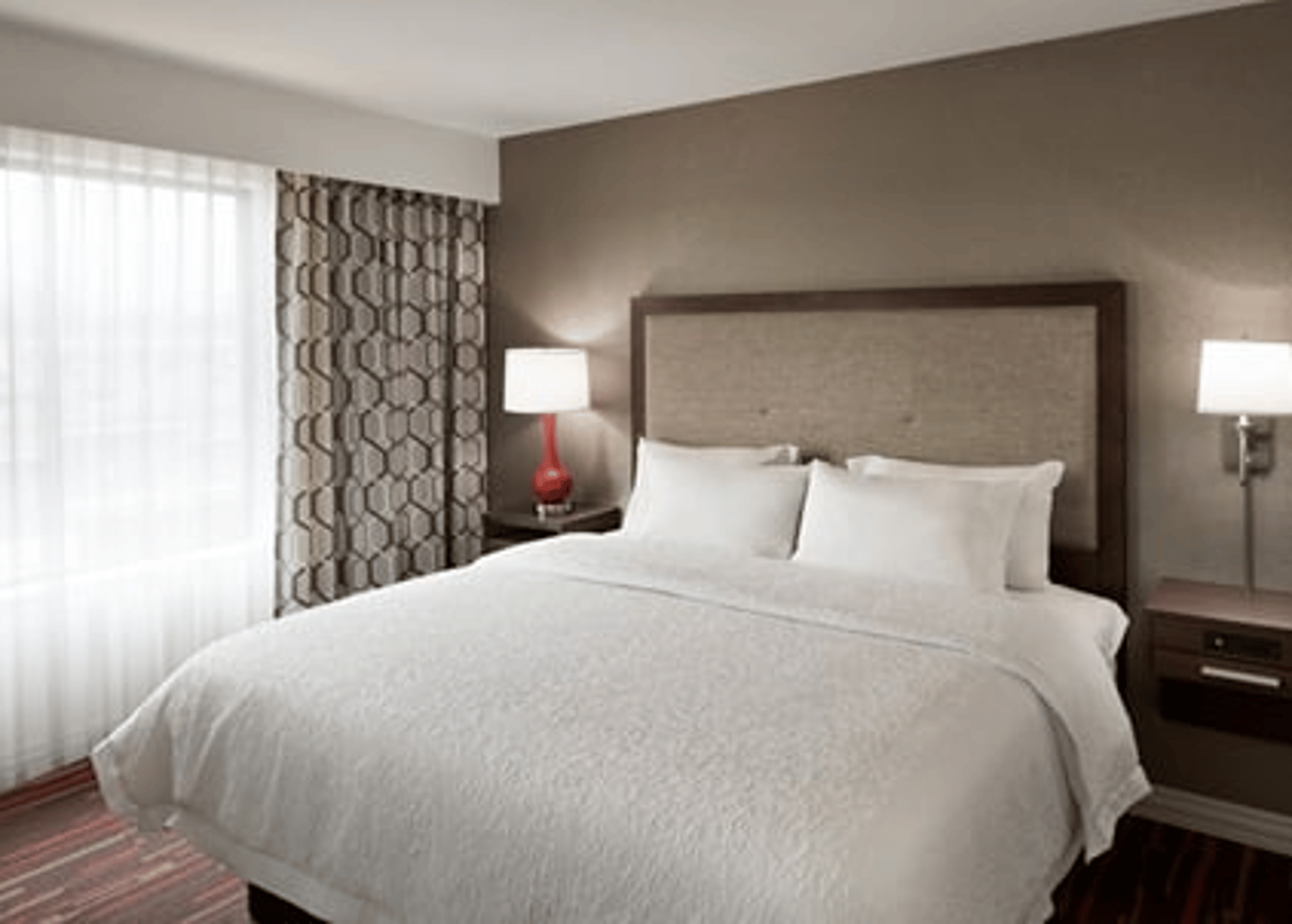 Screenshot_2019-03-27 Hampton Inn and Suites Alton Illinois Hotel(11).png