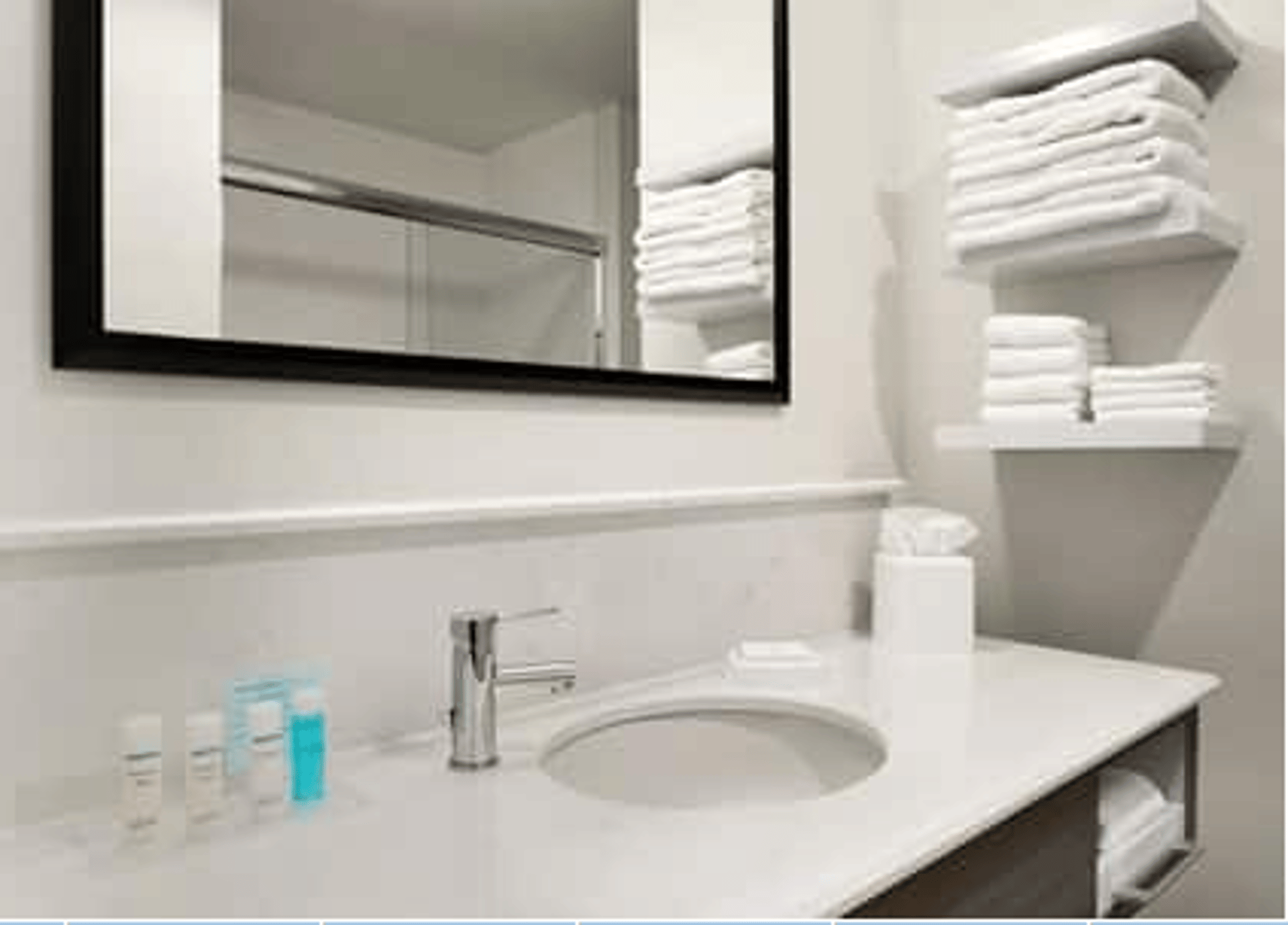 Screenshot_2019-03-27 Hampton Inn and Suites Alton Illinois Hotel(4).png