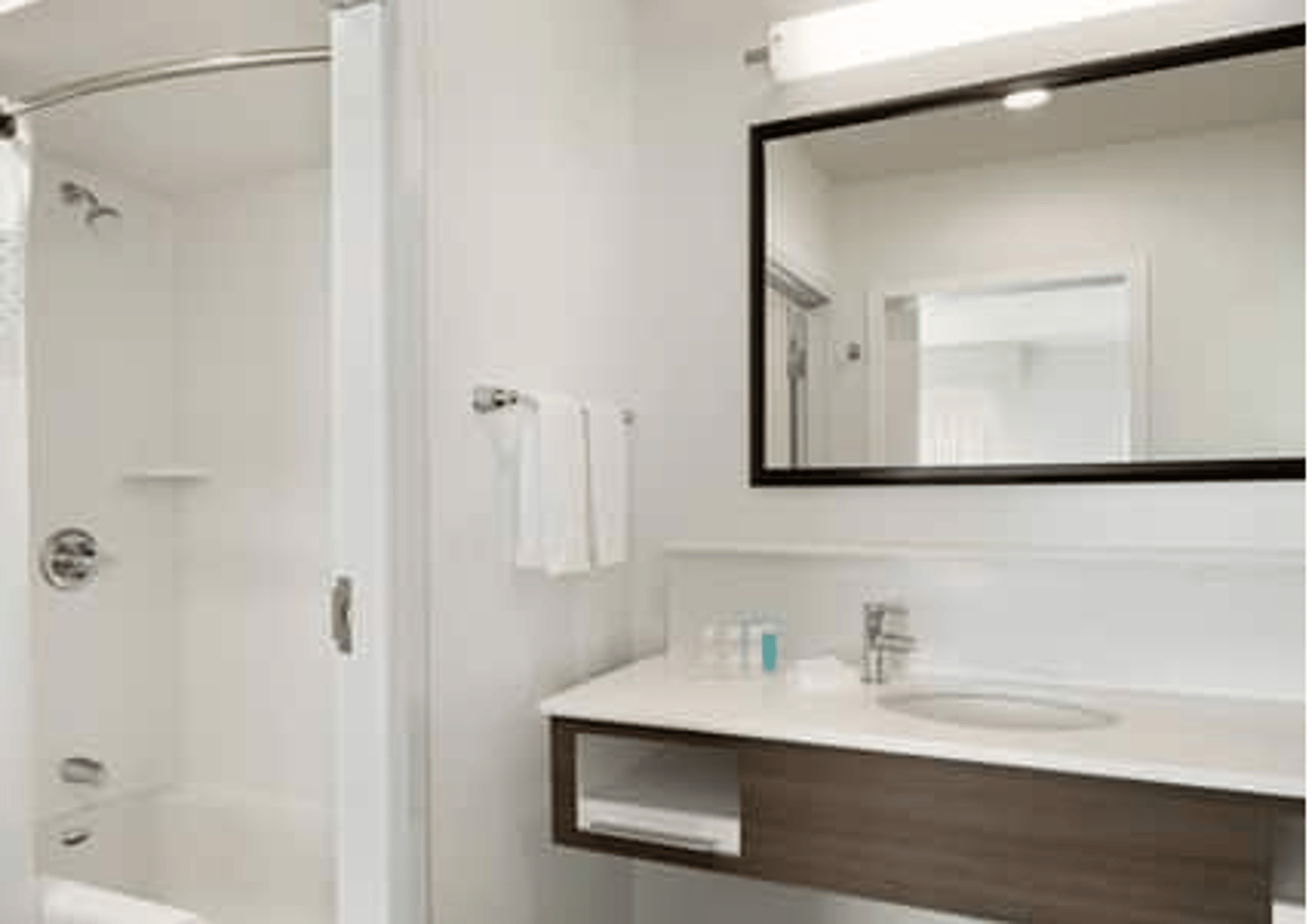 Screenshot_2019-03-27 Hampton Inn and Suites Alton Illinois Hotel.png