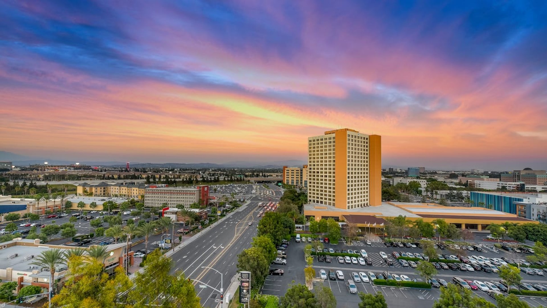Skyline | Hotel Fera Anaheim, a DoubleTree by Hilton