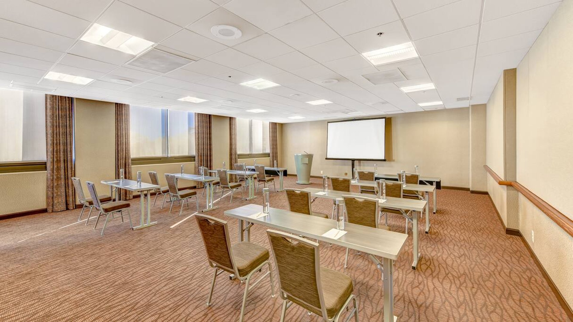 Meeting Room | Hotel Fera Anaheim, a DoubleTree by Hilton