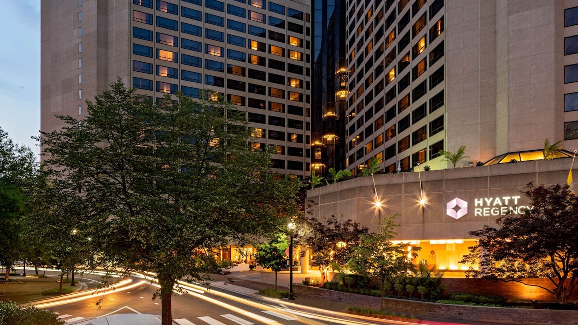 Night Exterior | Hyatt Regency Crystal City at Reagan National Airport