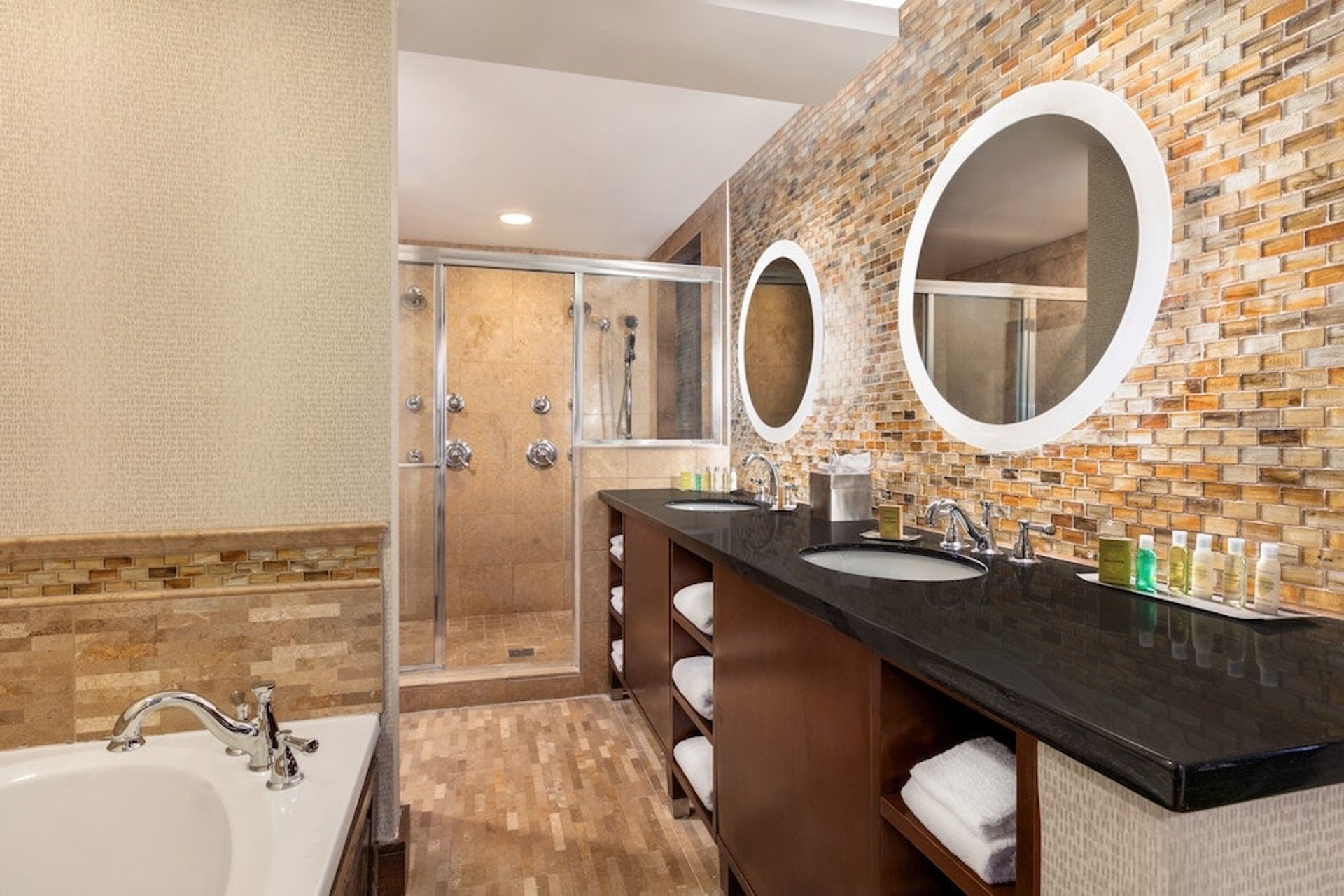 Suite Bathroom