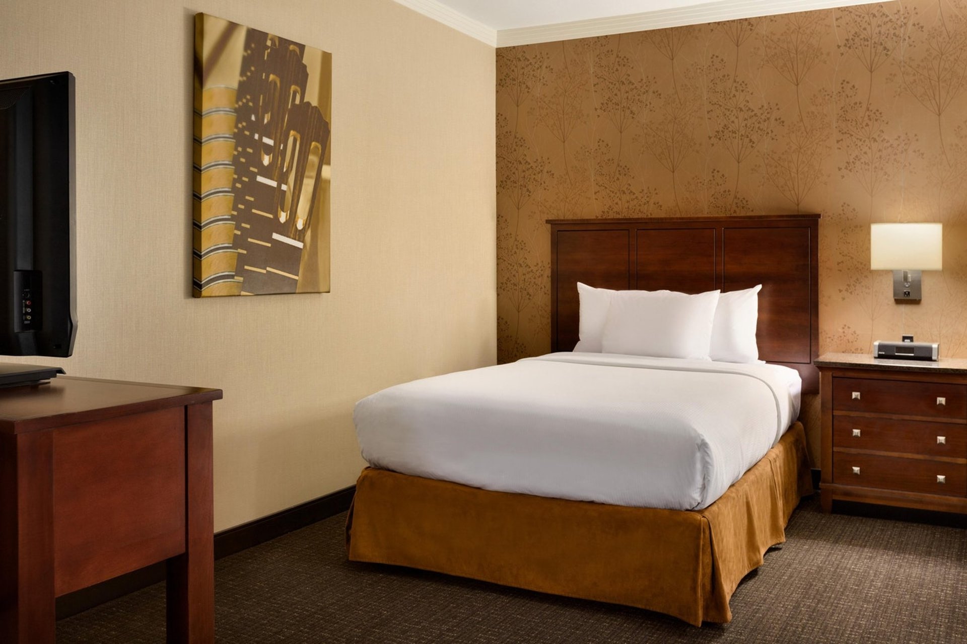 2 Bedroom 2 Bath Embassador Suite - 1 King 1 Double - Non-smoking