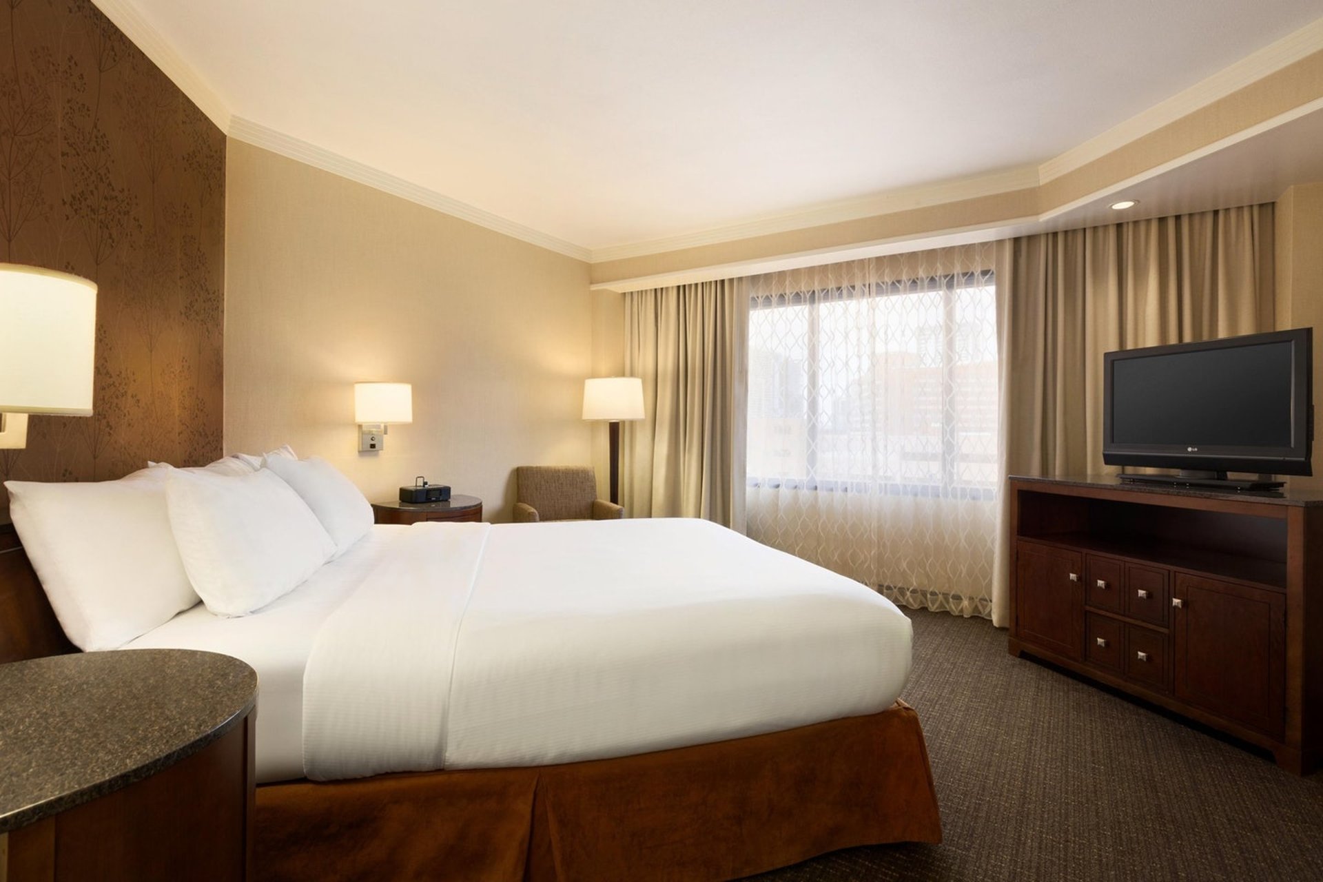 2 Room Suite - 1 King Bed - Non-smoking