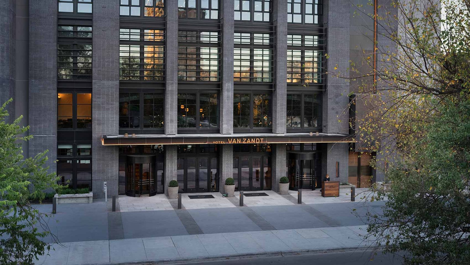 Entrance | Hotel Van Zandt