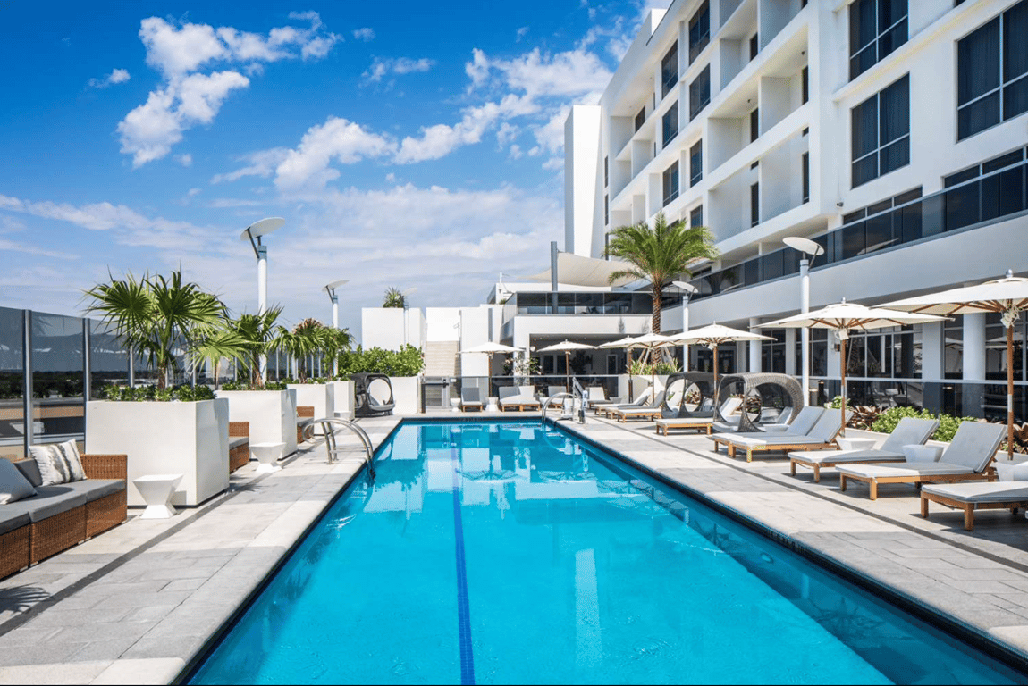 Pool | Hilton Miami Aventura