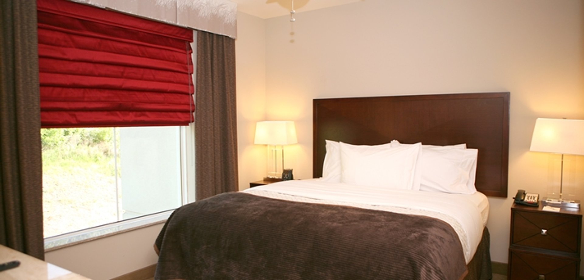 king bedroom.jpg