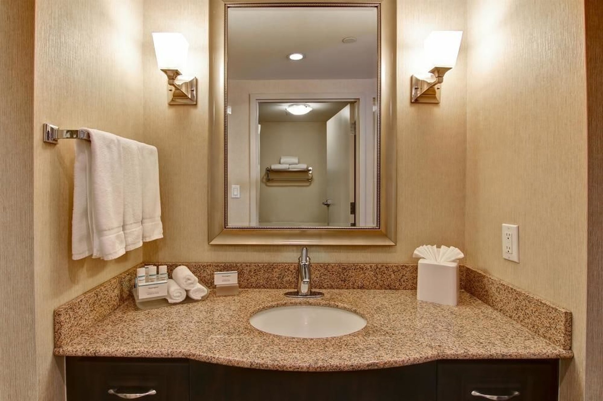 Suite Bathroom