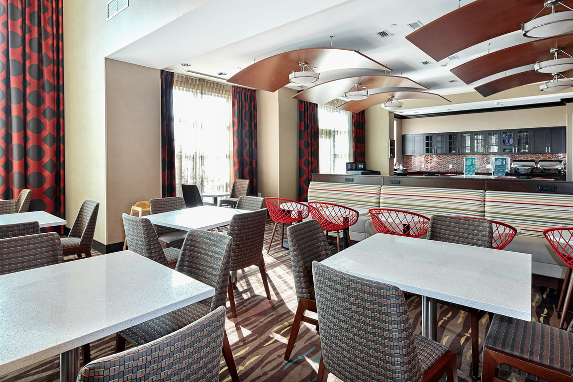 Dining | Homewood Suites by Hilton Calgary-Airport