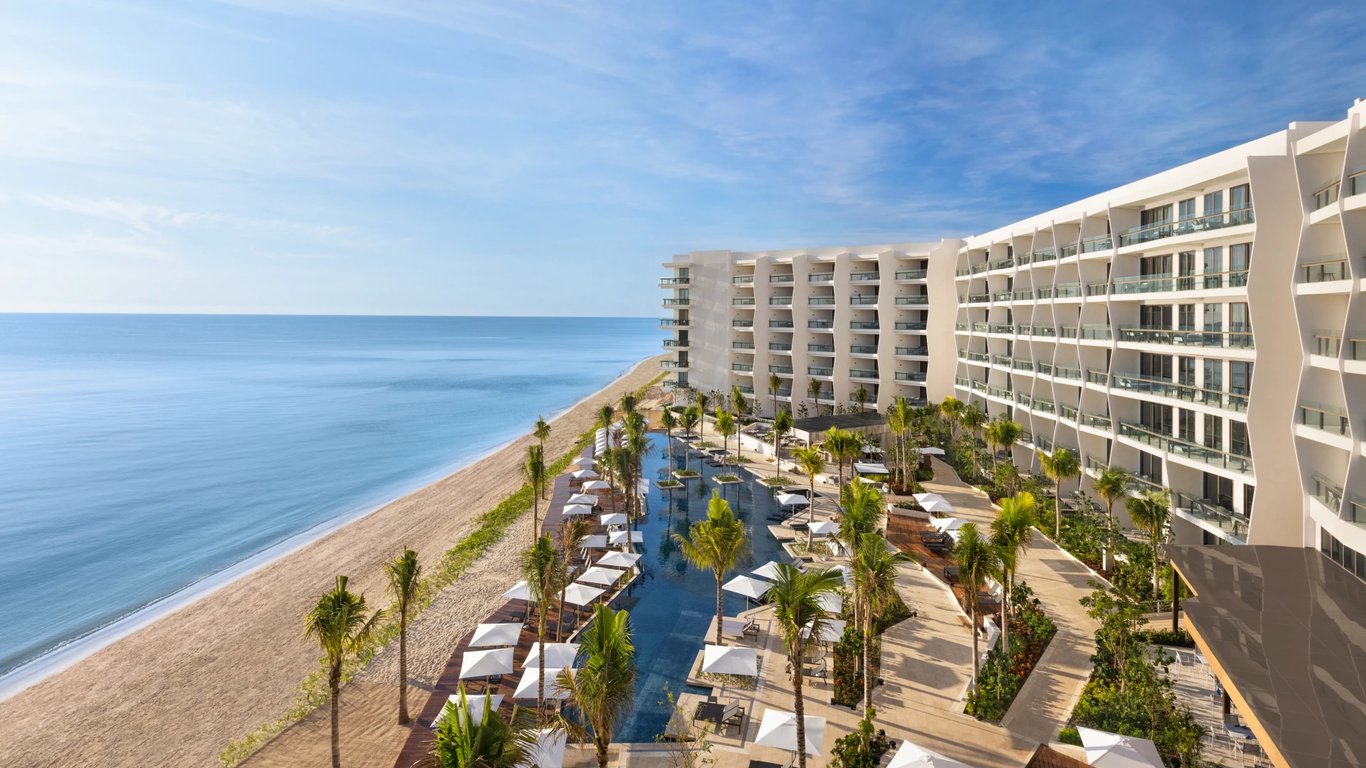 Chill_Pool_ | Hilton Cancun, an All-Inclusive Resort